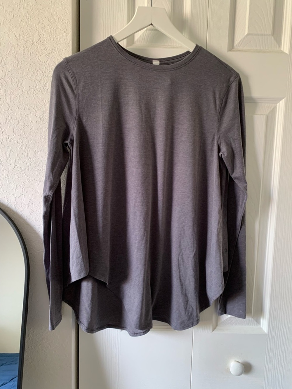 lululemon athletica Lifted Balance  Long Sleeve Asymmetric Top Size 4 - Picture 2 of 6